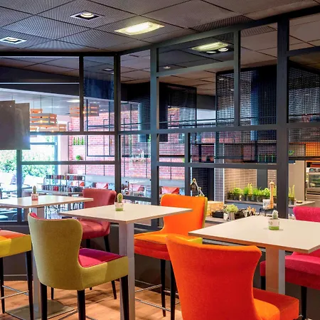 Mercure Centre Compans Hotell 4*