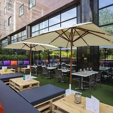 Hotel Mercure Centre Compans