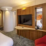 מלון Mercure Centre Compans 4*