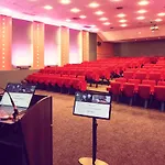 Hotel Mercure Centre Compans