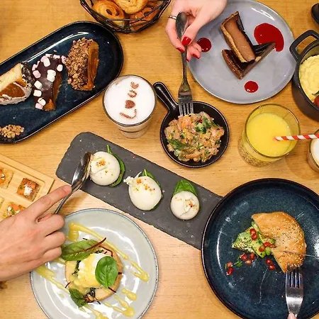 Hotel Mercure Centre Compans