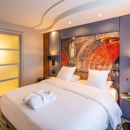 Mercure Centre Compans Szálloda 4*