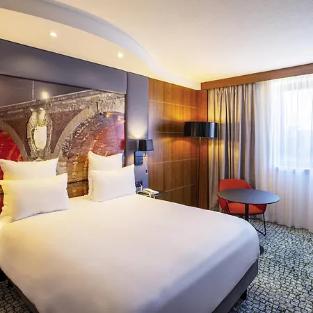Mercure Centre Compans 4*