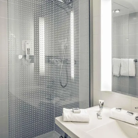 Hotel Mercure Centre Compans