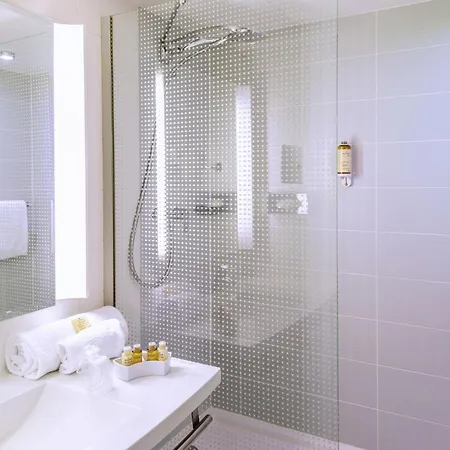 Mercure Centre Compans 4*
