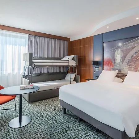Mercure Centre Compans 4*