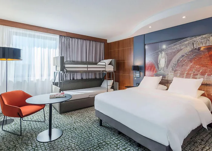 Hotel Mercure Centre Compans