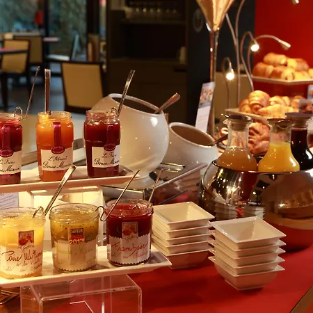 Hotel Mercure Centre Compans 4*