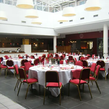 Hotel Mercure Centre Compans 4*