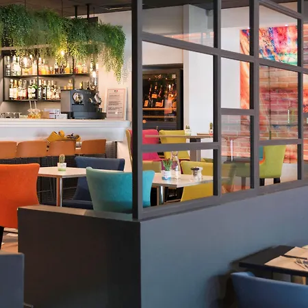 Hotel Mercure Centre Compans 4*