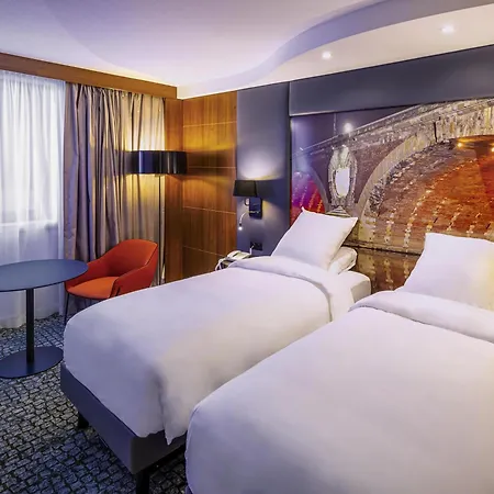 Mercure Centre Compans 4*