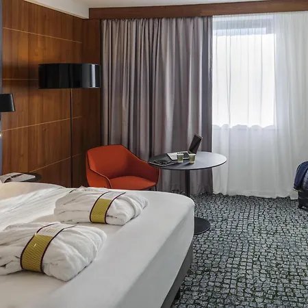 Hotel Mercure Centre Compans